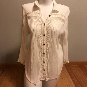 American Eagle cream blouse